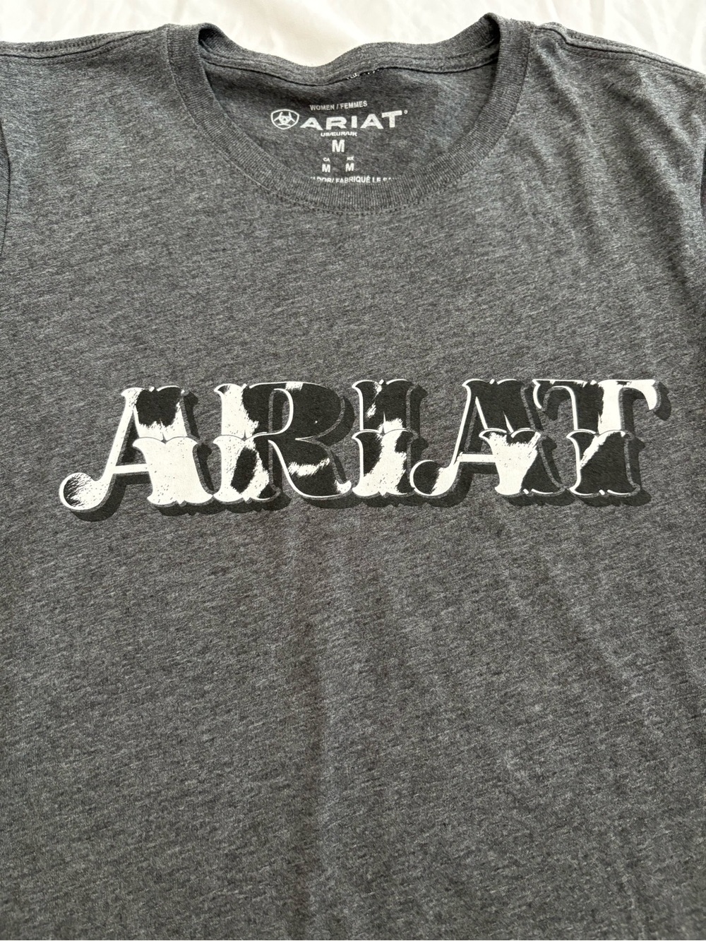 Ariat Gray Cow Print Logo Tee | Women's Size: Medium - Picture 2 of 3